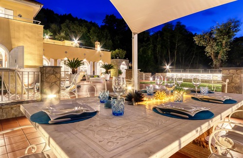 Sorrento Villa | AMORE RENTALS -Villa Eva with Swimming Pool, SPA, Terraces, Sea View, Parking and Air Conditioning
