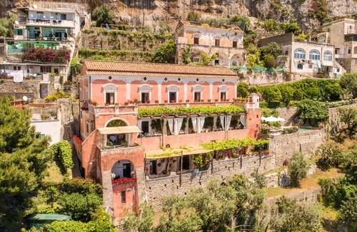 Montepertuso Villa | AMORE RENTALS - Villa San Giacomo 1 – Historic Luxury Villa with Sea View