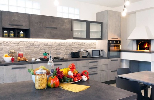 Priora Villa | AMORE RENTALS - Villa Tittina with Sea View and Parking