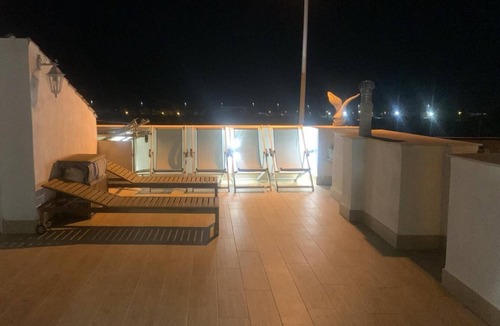 Municipio 5 House | Antica Dimora Pugliese nei Pressi Dell'aeroporto e Porto di Bari con Patio Relax