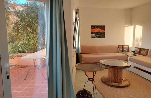 Canneddi Apartment | apartment with little garden five minutes walk from the beach
