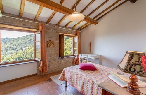 Lucca Villa | Apartment in villa with WIFI, pool, TV, patio, pets allowed, panoramic view, close to Lucca
