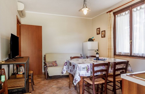 Principina a Mare Apartment | Apartment 'Adele' with Shared Pool, Wi-Fi and Air Conditioning