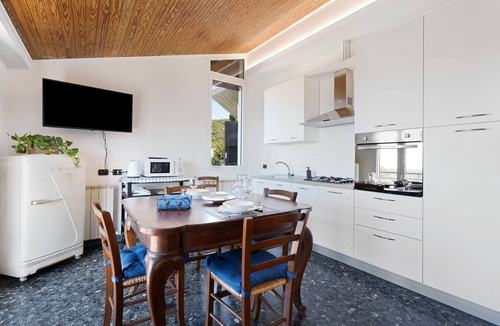 Moneglia Apartment | Apartment 'Attico Con Vista' with Sea View, Balcony and Wi-Fi