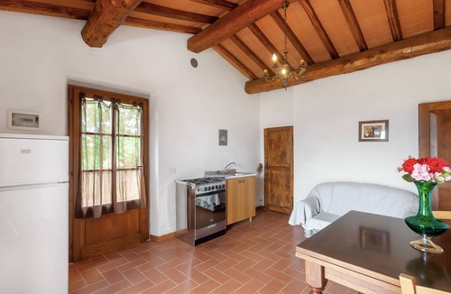 Panzano in Chianti Apartment | Apartment 'Cipressaia Bellavista' with Shared Pool, Shared Garden and Wi-Fi