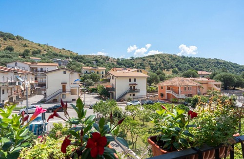 Ascea Apartment | Apartment 'Deluxe Melisso' with Wi-Fi and Air Conditioning