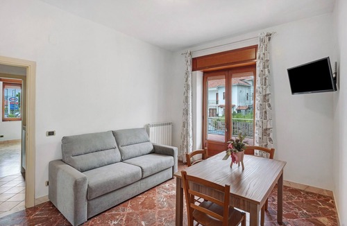 Bomerano Apartment | Apartment 'Ischia Con Terrazza' with Private Terrace, Shared Garden and Wi-Fi