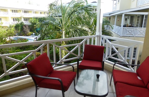 Hastings House | Apartment Margate Gardens opp ,Beach, Sea,Tapas Restaurant, Mall 3Bed 3Bath