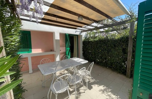 Peschici Apartment | Apartment 'Maritalia 5' with Private Terrace, Private Garden and Air Conditioning