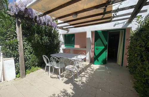 Peschici Apartment | Apartment 'Maritalia 6' with Private Terrace, Private Garden and Air Conditioning