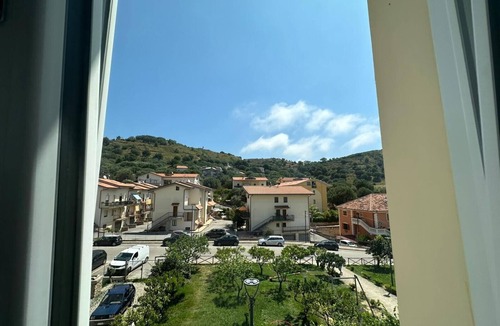 Ascea Apartment | Apartment 'Senofane' with Wi-Fi and Air Conditioning