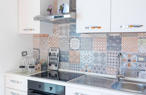 Molfetta Apartment | Apartment 'Sole E Girasoli' with Balcony and Air Conditioning