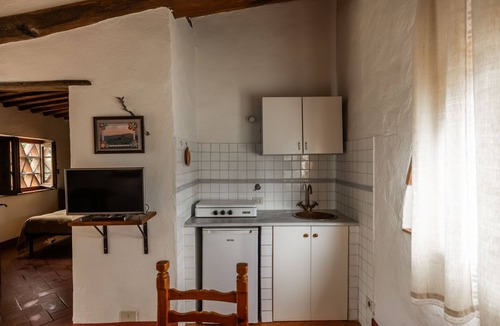 Greve in Chianti Apartment | Apartment 'Vallone Di Cecione Parata' with Private Garden and Wi-Fi