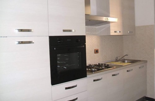 Levanto Apartment | Appartamento in tipica villa liberty ideale per una vacanza tra ulivi e oleandri