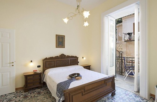 Vietri sul Mare House | Appartamento Mariuccia D: A welcoming apartment situated at a few steps from a sandy beach, with Free WI-FI.