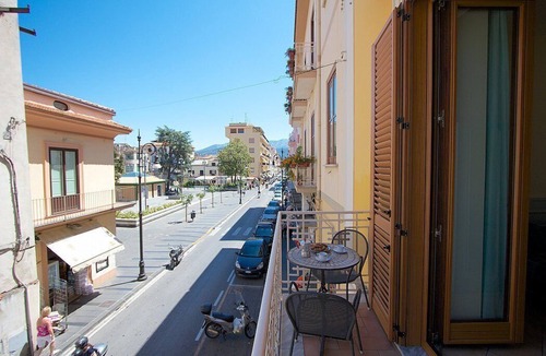 Sorrento Historic Centre Apartment | Appartamento Ramiro A: A cozy apartment located in the center of Sorrento, with Free WI-FI.