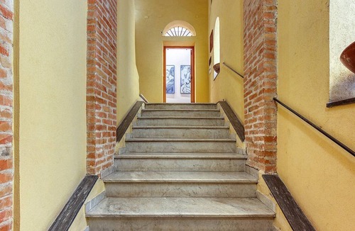 Historical Downtown Salerno Apartment | Appartamento Zeno: A modern and graceful apartment located in the center of Salerno, with Free WI-FI.