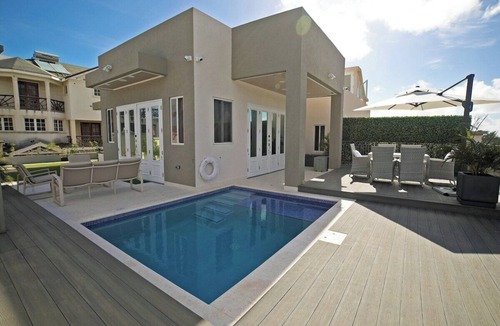 Fortescue House | Aurora- 3BR Modern Villa w/ Pool and Fire Pit