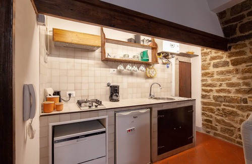 Duomo Apartment | Aurora Apart: Renaissance Suite w/AC BDR, new BTH, easy walking to all sites!