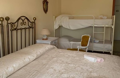 Postiglione Bed & Breakfast | B&B Casa Franca - Double room with balcony and private bathroom