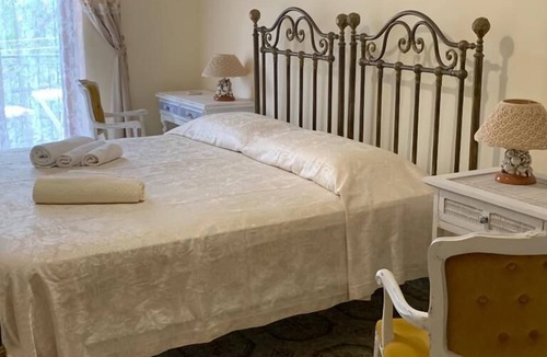 Postiglione Bed & Breakfast | B&B Casa Franca - Double room with balcony and private bathroom
