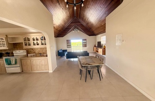 Gibbons Boggs Apartment | Barbados Bliss at Platinum Palace | Poolside 3-Bed | Oistins