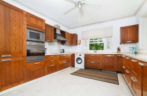 Mount Brevitor Condo | Battaleys Mews 22 – Colonial Elegance Near Mullins Beach, Barbados