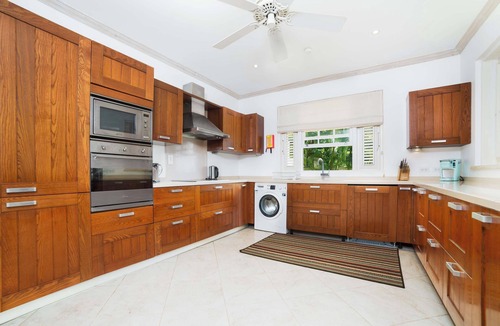 Mount Brevitor Condo | Battaleys Mews 22 – Colonial Elegance Near Mullins Beach, Barbados