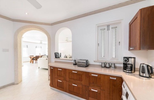 Prospect Villa | Battaleys Mews No. 9 – Elegant Colonial Living Steps from Mullins Beach