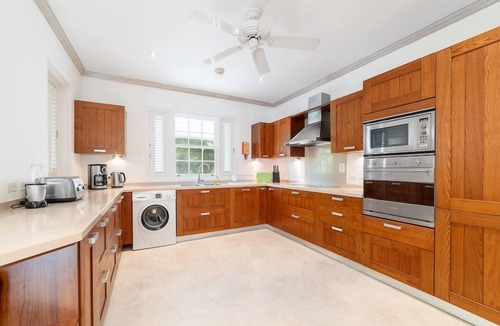 Prospect Villa | Battaleys Mews No. 9 – Elegant Colonial Living Steps from Mullins Beach