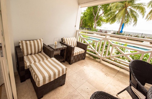Old Trees Bay Condo | Beachfront, 2 Bedroom Condo.