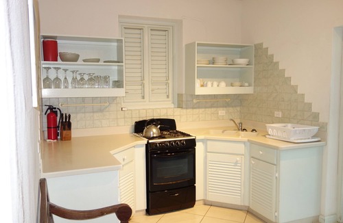 Silver Sands Apartment | Beachfront De Luxe 1 bedroom apartment in ocean front setting right on the beach