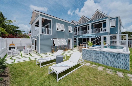 Fitts Village Villa | Beachfront Villa with Plunge Pool - Sea Breeze House (4 bed)