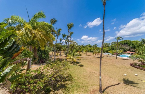 Porters Apartment | Beachfront with resort pool - Glitter Bay 314