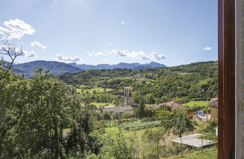 Villa Collemandina Villa | Beautiful apartment in villa for 5 guests with WIFI, pool, terrace and pets allowed