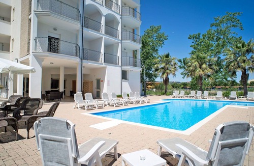 Tortoreto Lido Apartment | Beautiful apartment for 6 people with WIFI, pool, A/C, TV, terrace and pets allowed