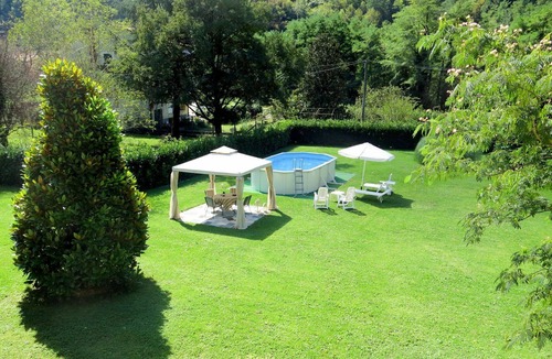 Casoli Apartment | Beautiful apartment for 6 people with WIFI, hot tub, pool, TV and patio