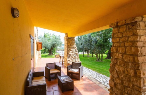 Casalbordino House | Beautiful apartment in villa for 12 people with WIFI, private pool, TV, patio and pets allowed