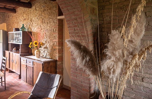 Sasso dʼOmbrone Villa | Beautiful apartment in villa with pool, WIFI, A/C, TV, patio, pets allowed and panoramic view
