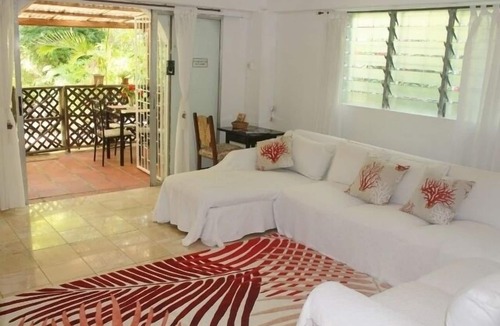 Pine Gardens Apartment | Beautiful Eco friendly, Vegetarian Apartment