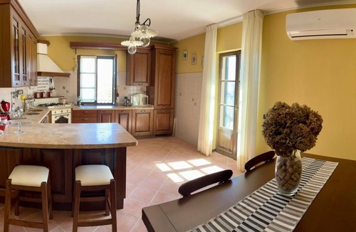 Villa Collemandina Apartment | Beautiful luxury home, Pet friendly,Swimming pool, Airco, Wifi