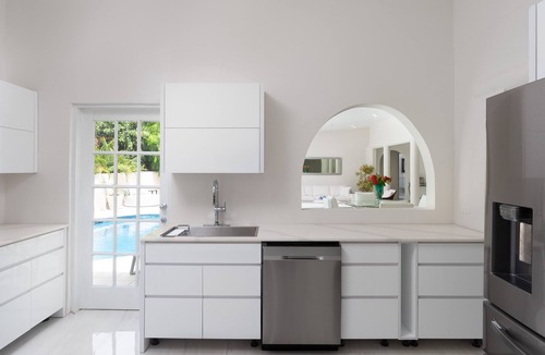Porters Villa | Beautiful Open Plan Villa On 3,000 of Living Space at No 1 Queens Fort