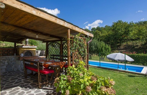 Villa Collemandina Villa | Beautiful private villa for 7 people with private pool, WIFI, TV, patio and pets allowed