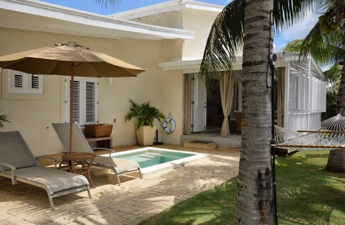Trents Villa | Beautiful Three Bedroom Beachfront Property