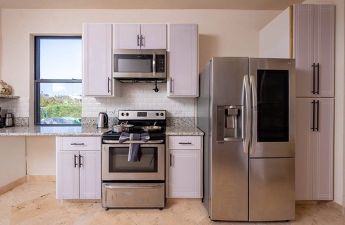 Below Rock House | BK Villas Light House 4br/4ba sleeps 8