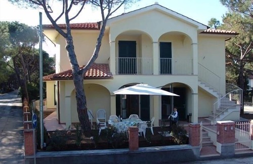 Marina di Castagneto Carducci Apartment | Blue flat with terrace