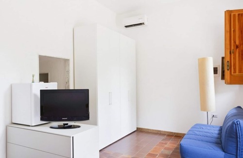 Corato Apartment | Borghetto Antoinette Pet Friendly Pedal FREE BIKE