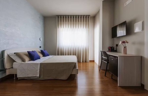 Municipio 5 Bed & Breakfast | Business Double Room, 1 Double Bed, Non Smoking, Terrace