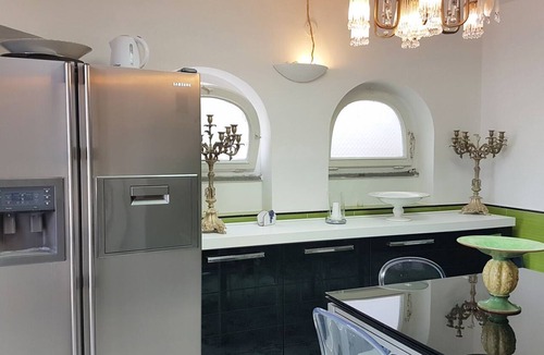 Capri Villa | Capri Villa Luminosa a stone's throw from the Piazzetta with Faraglioni View.