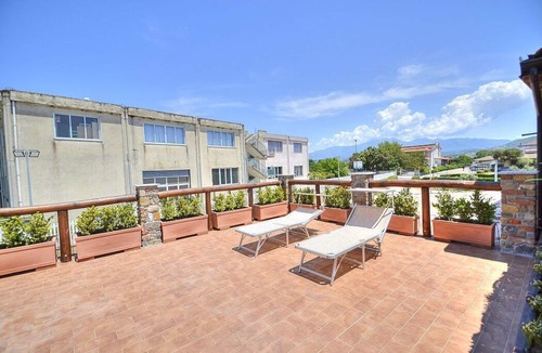 Marina di Casal Velino House | Casa Biancolilla B: A welcoming apartment situated at a short distance from the beach, with Free WI-FI.